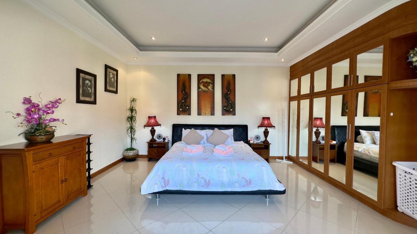 Luxury & Huge Garden Pool Semi-4bed Near & Walking Street *