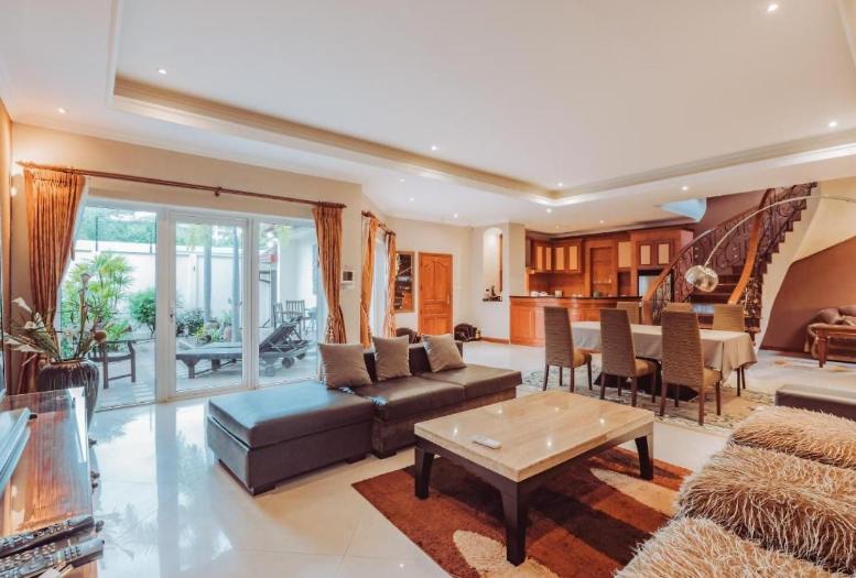 Luxury & Huge Garden Pool Semi-4bed Near & Walking Street *