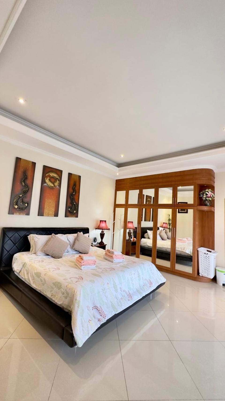 Luxury & Huge Garden Pool Semi-4bed Near & Walking Street *