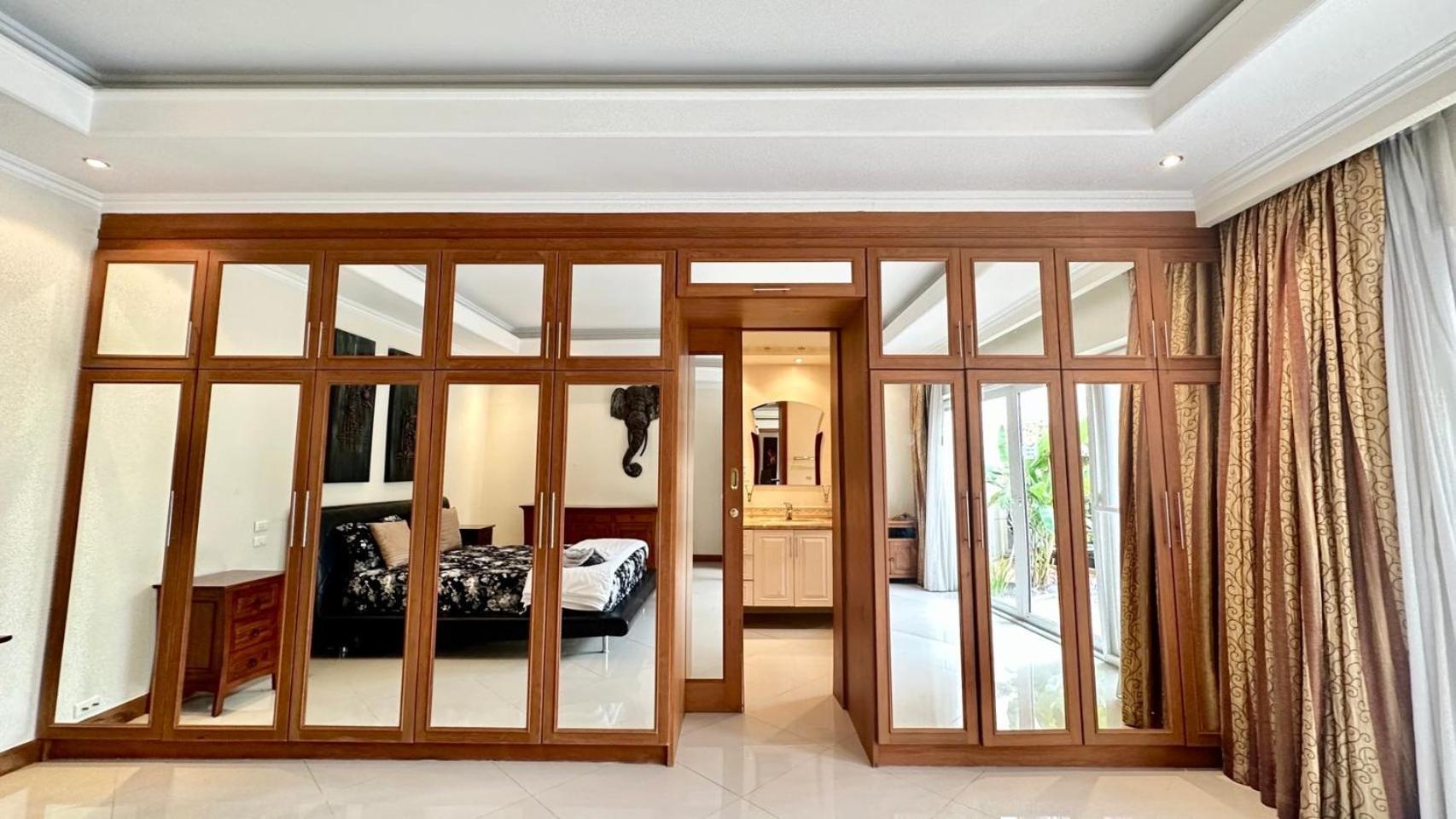 Luxury & Huge Garden Pool Semi-4bed Near & Walking Street *