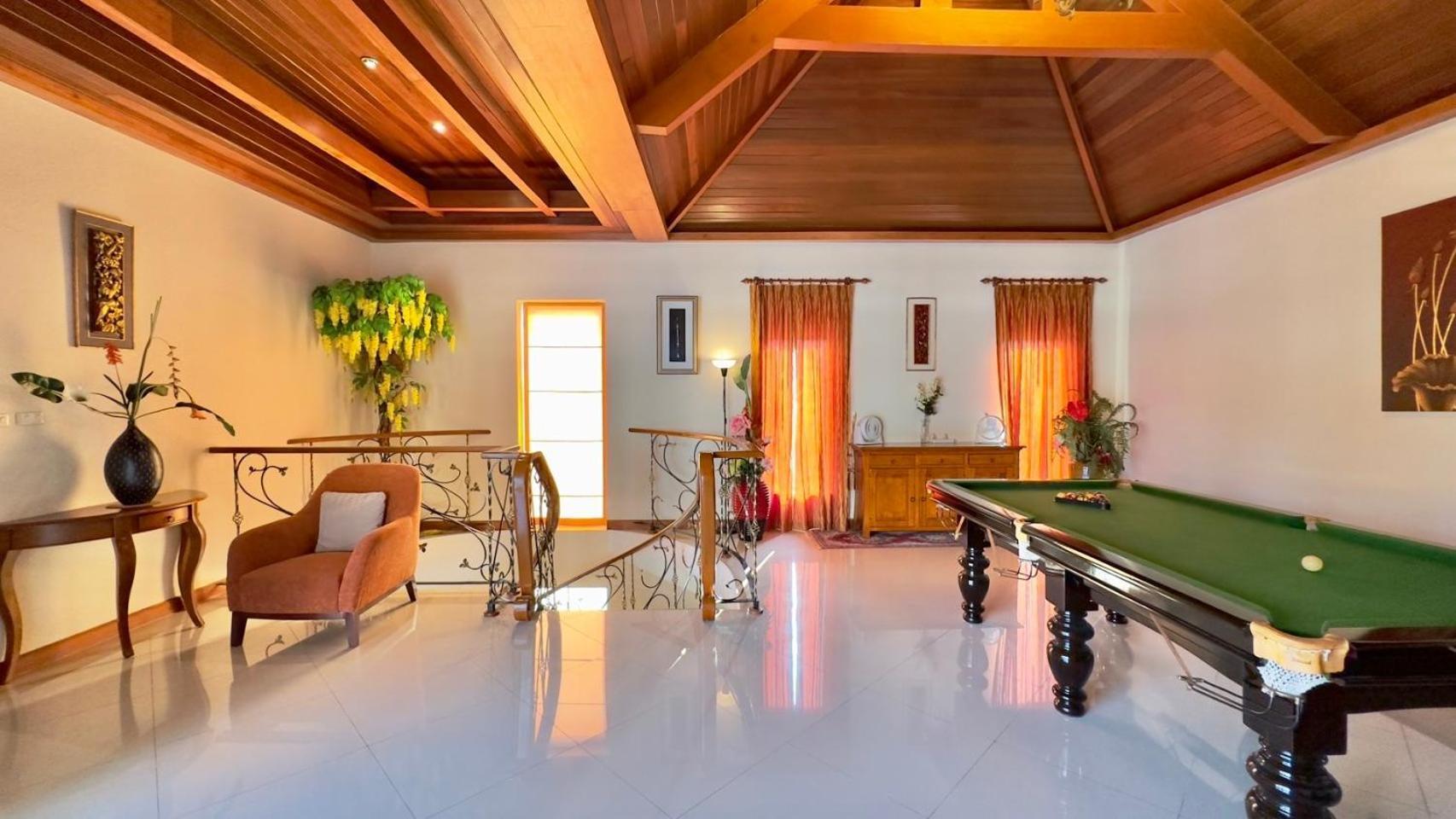 Villa Luxury & Huge Garden Pool Semi-4bed Near & Walking Street