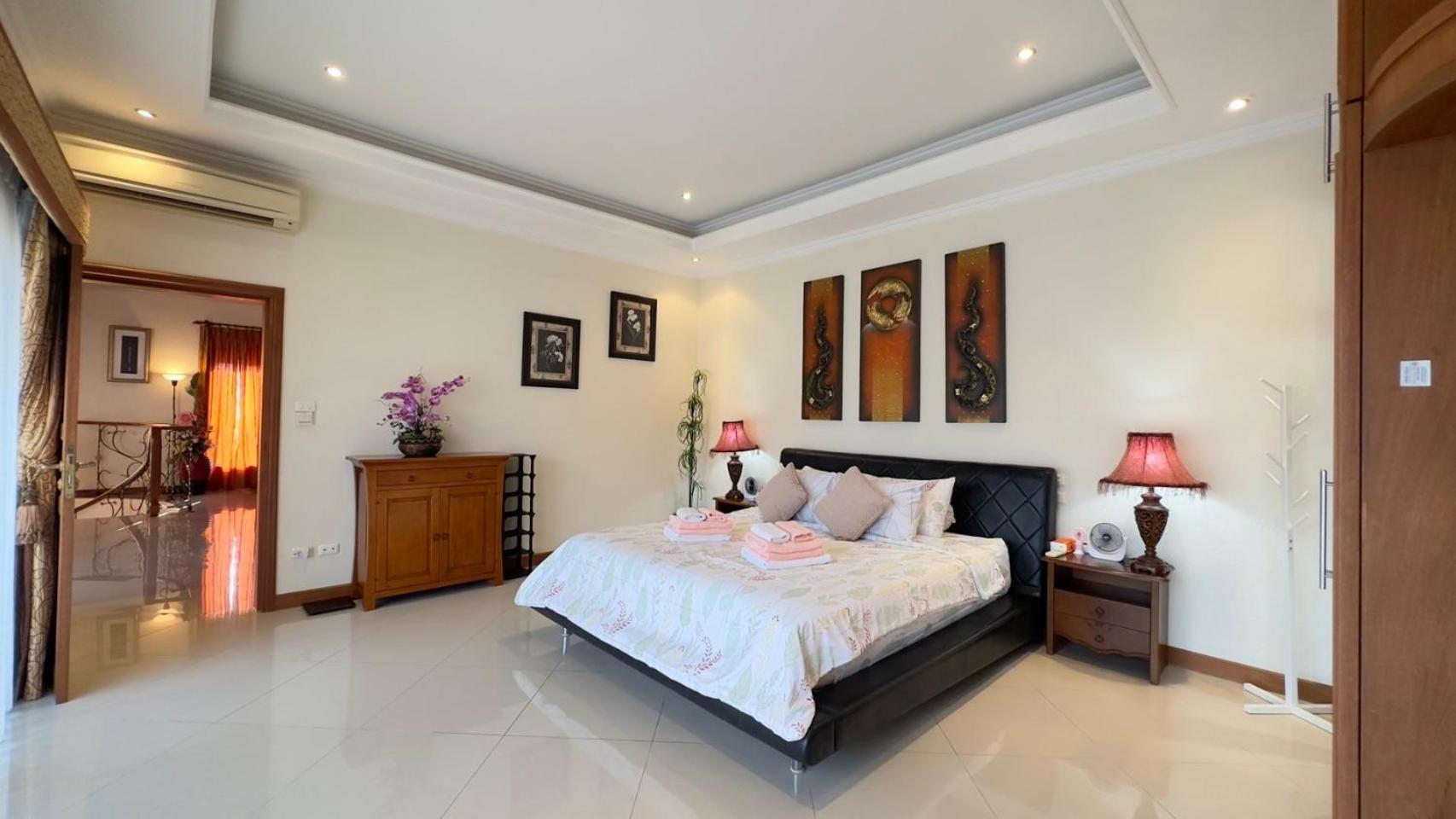 Luxury & Huge Garden Pool Semi-4bed Near & Walking Street Villa